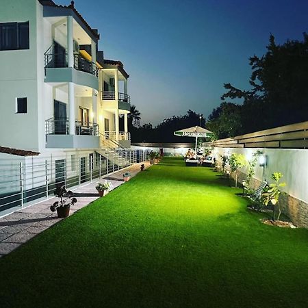 Sun Day Apartments Free Airport Shuttle Artemida  Buitenkant foto