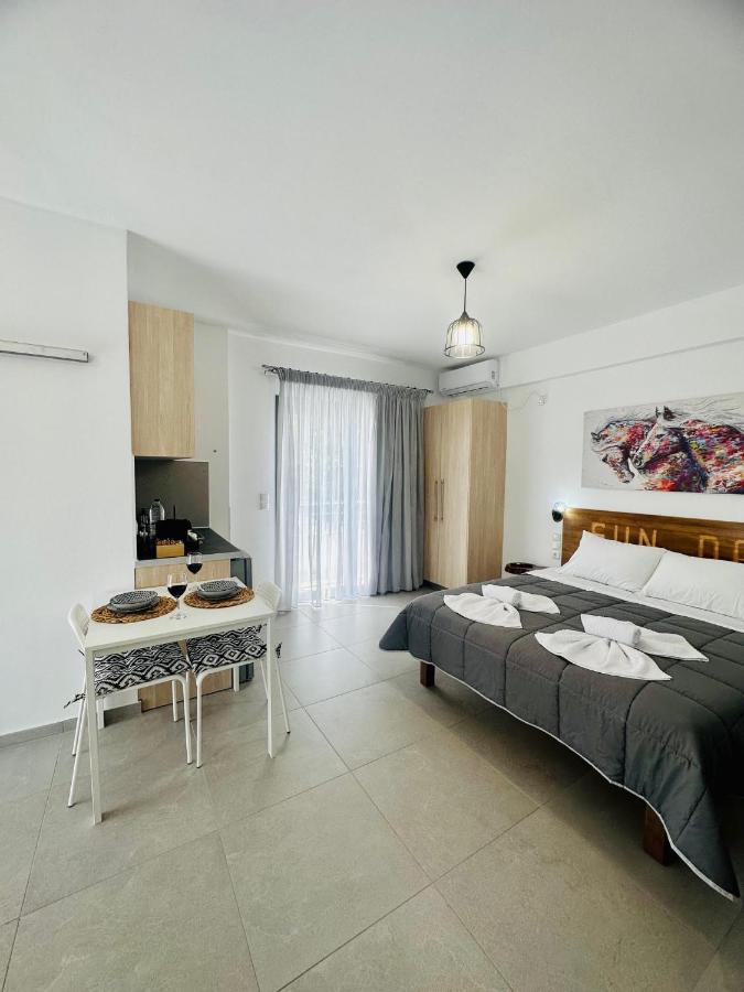 Sun Day Apartments Free Airport Shuttle Artemida  Buitenkant foto