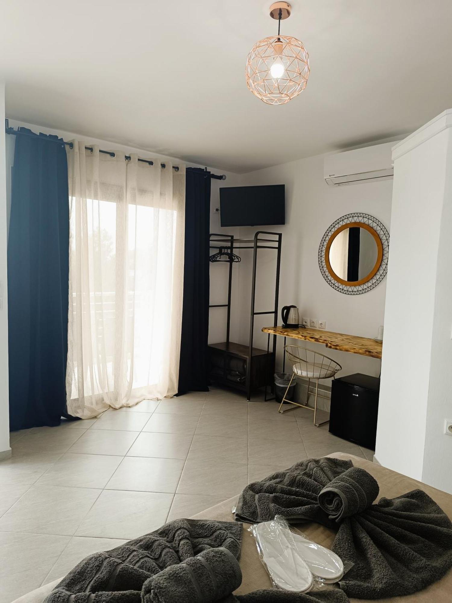 Sun Day Apartments Free Airport Shuttle Artemida  Buitenkant foto