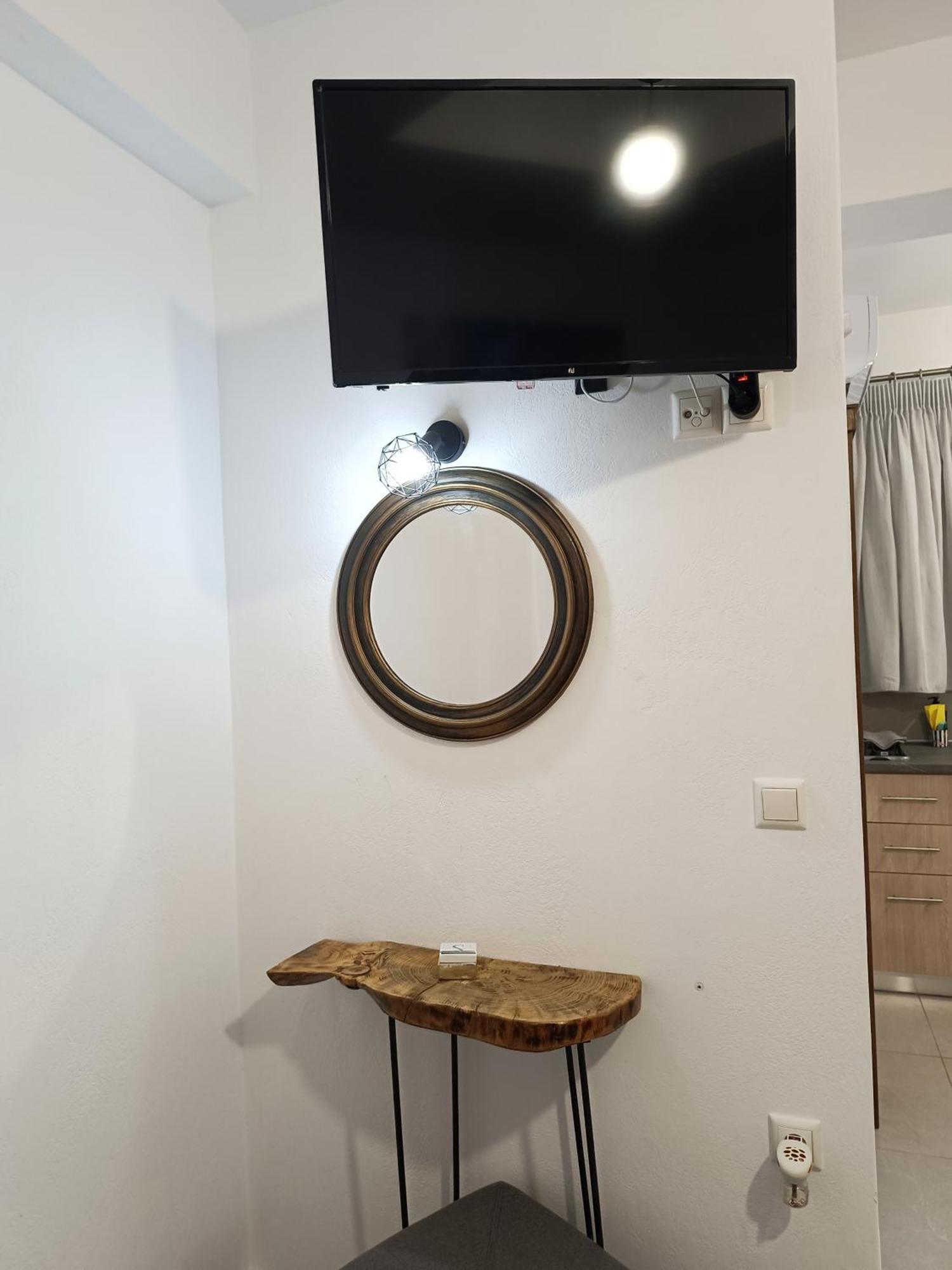 Sun Day Apartments Free Airport Shuttle Artemida  Buitenkant foto