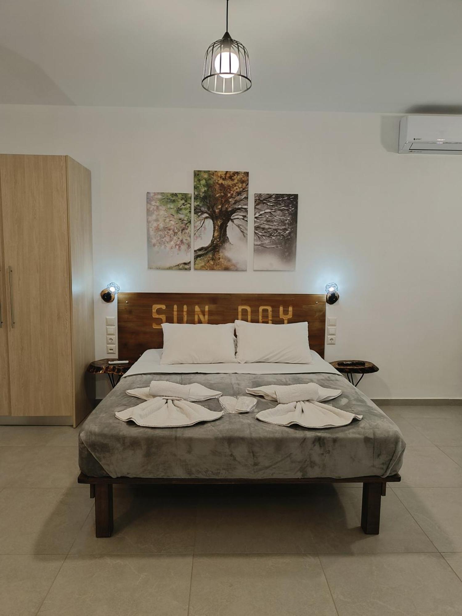 Sun Day Apartments Free Airport Shuttle Artemida  Buitenkant foto