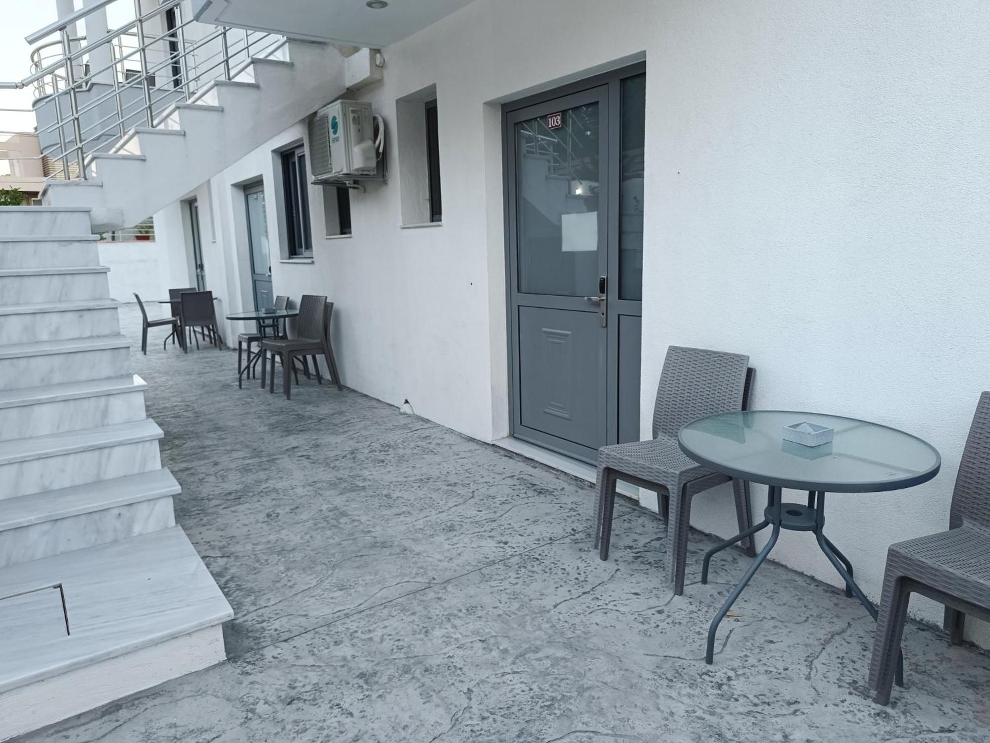 Sun Day Apartments Free Airport Shuttle Artemida  Kamer foto
