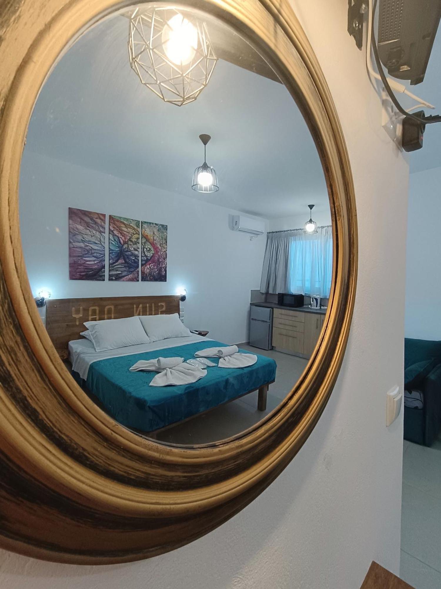 Sun Day Apartments Free Airport Shuttle Artemida  Buitenkant foto