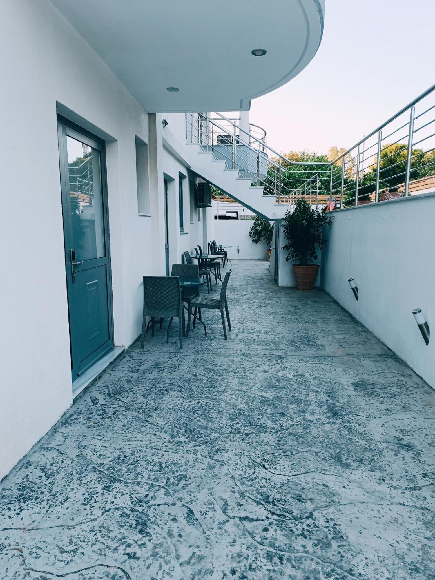 Sun Day Apartments Free Airport Shuttle Artemida  Buitenkant foto